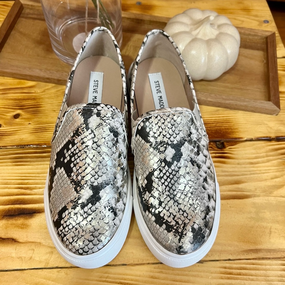 Steve Madden Symba Sneaker Slip On Sz 7.5